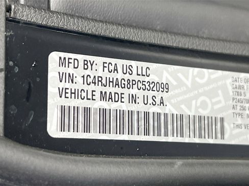 Used 2023 Jeep Grand Cherokee Laredo w/ Luxury Tech Group I image 29