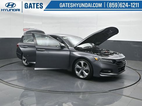 Used 2018 Honda Accord Touring image 58