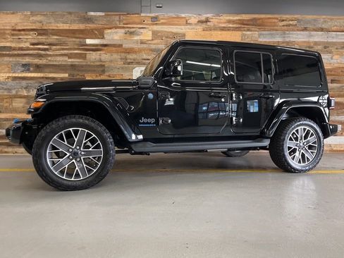 Used 2024 Jeep Wrangler High Altitude image 20