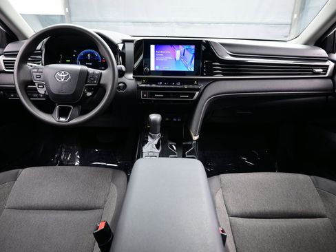 Used 2025 Toyota Camry LE FWD image 15