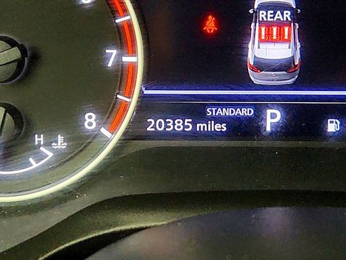 Used 2024 Nissan Rogue SV w/ SV Premium Package FWD image 16