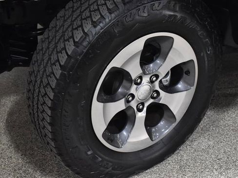 Used 2017 Jeep Wrangler Unlimited Sahara w/ Max Tow Package image 11