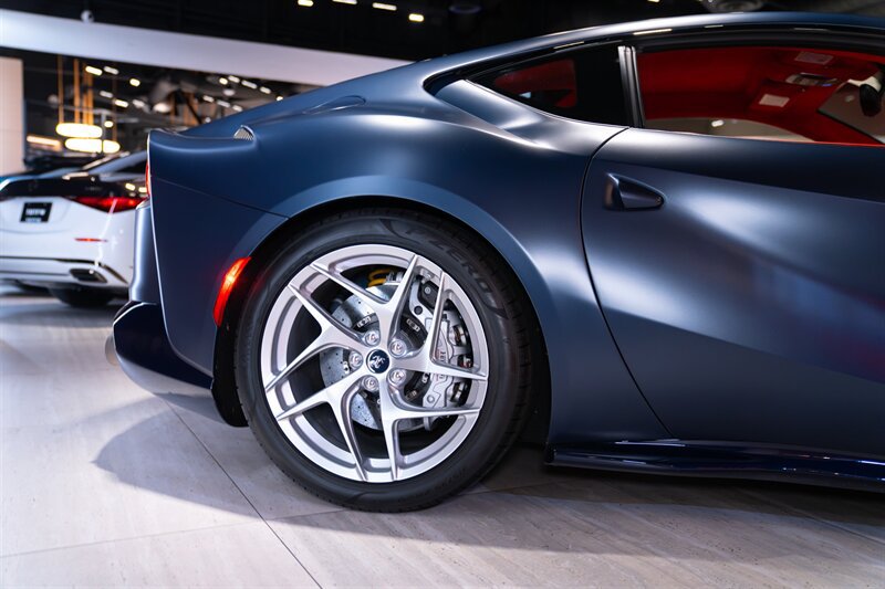 Used 2018 Ferrari 812 Superfast RWD image 34