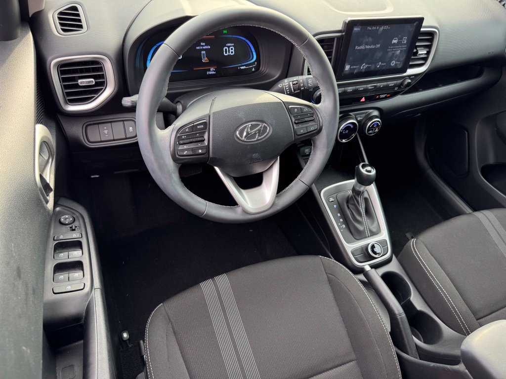 Used 2024 Hyundai Venue SEL FWD image 24