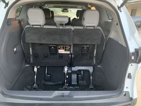Used 2022 Toyota Sienna XLE image 20