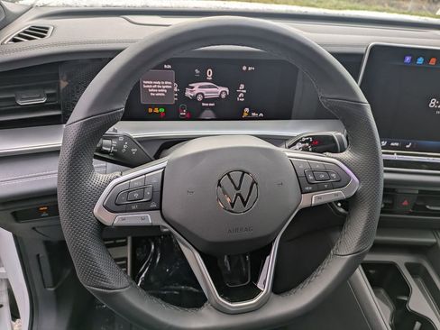 New 2026 Volkswagen Tiguan SE R-Line AWD/4WD image 17