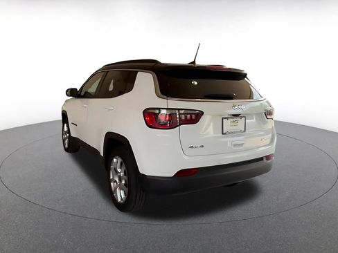 Used 2025 Jeep Compass Limited AWD/4WD image 10