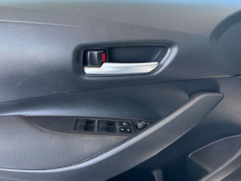 Used 2021 Toyota Corolla LE FWD image 17