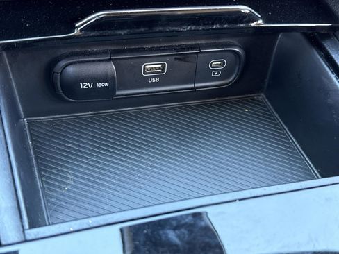 Certified 2024 Kia Sportage LX image 12