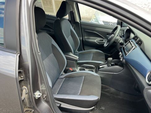 Used 2025 Nissan Versa SV FWD image 35