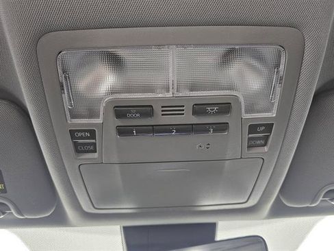 Used 2019 Toyota Highlander XLE image 40