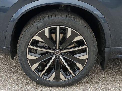 New 2026 Volvo XC90 B6 Ultra w/ Protection Package image 13