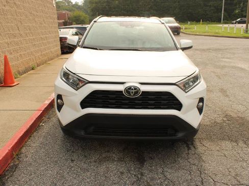 Used 2020 Toyota RAV4 XLE Premium FWD image 2
