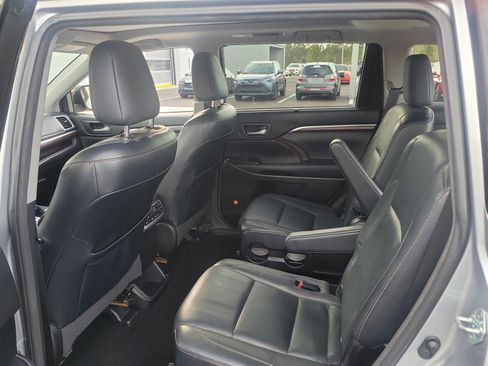 Used 2015 Toyota Highlander Limited Platinum image 27