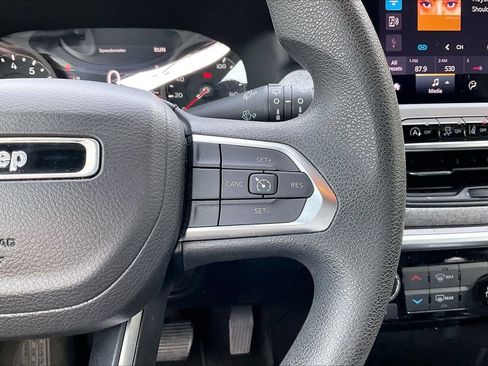 Used 2023 Jeep Compass Sport AWD/4WD image 30