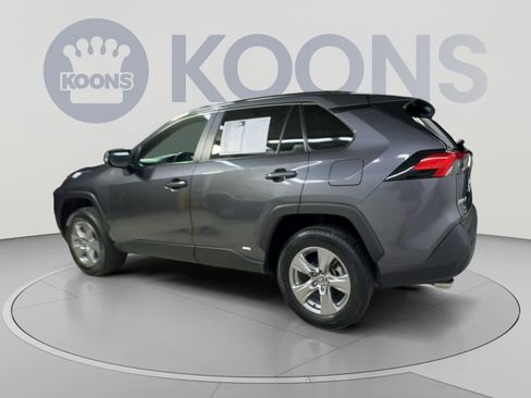 Used 2025 Toyota RAV4 XLE AWD/4WD image 8