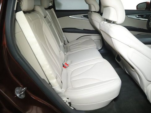 Used 2016 Lincoln MKX Reserve w/ Driver Assistance Package AWD/4WD image 34