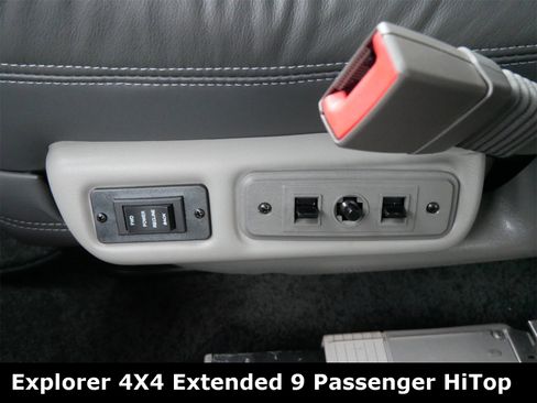 New 2025 GMC Savana 2500 Extended w/ Driver Convenience Package image 33