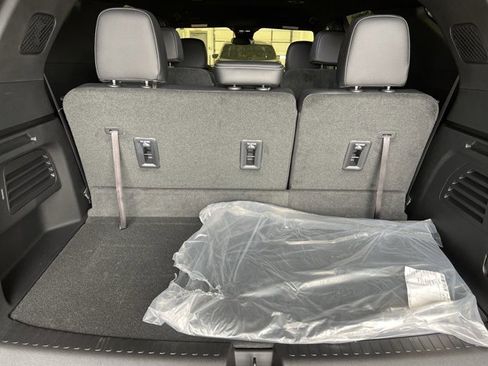 Used 2024 Chevrolet Traverse LT w/ Midnight/Sport Edition image 26