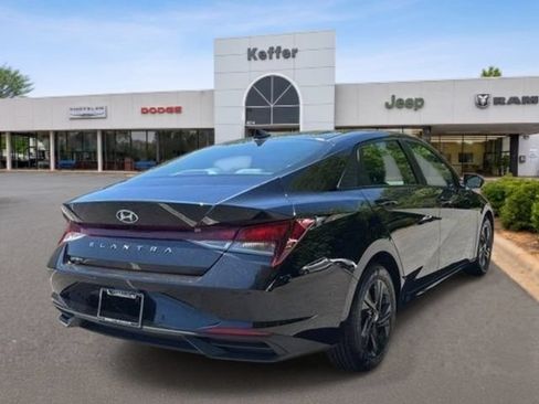 Used 2021 Hyundai Elantra SEL FWD image 6