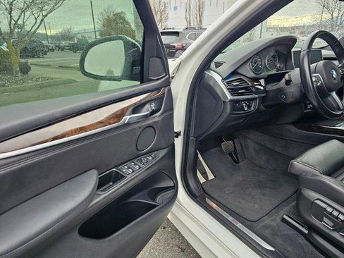 Used 2014 BMW X5 xDrive35i w/ M Sport image 24