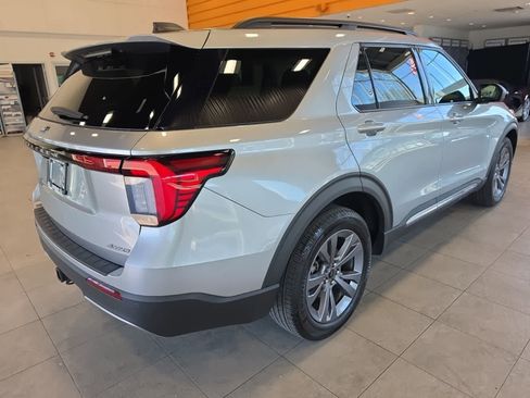 Used 2025 Ford Explorer Active w/ Active Comfort Package AWD/4WD image 7