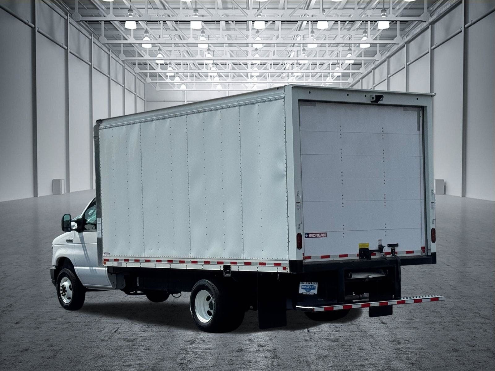 Used 2023 Ford E-450 and Econoline 450 Super Duty w/ Power Windows & Locks Group RWD image 12