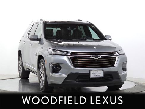 Used 2023 Chevrolet Traverse High Country w/ LPO, Floor Liner Package AWD/4WD image 1