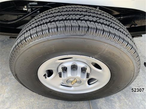 Used 2025 Chevrolet Express 2500 Extended w/ Communications Package image 23