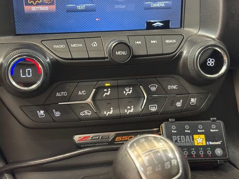 Used 2017 Chevrolet Corvette Z06 w/ Z07 Performance Package image 30