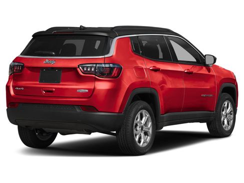 Used 2025 Jeep Compass Limited AWD/4WD image 2
