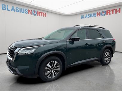 Used 2023 Nissan Pathfinder SL