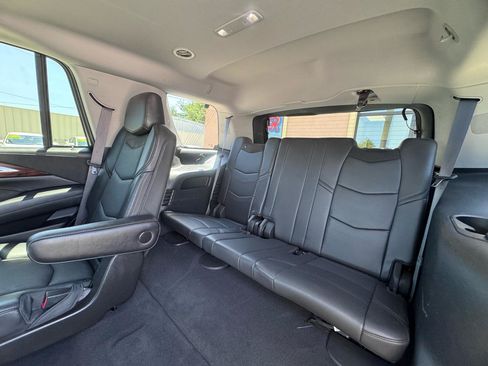 Used 2015 Cadillac Escalade Premium RWD image 50