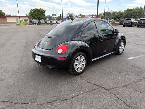 Used 2010 Volkswagen Beetle Coupe FWD image 6
