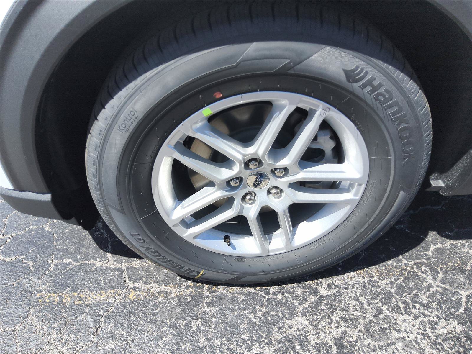 New 2026 Ford Explorer Active w/ Active Comfort Package RWD image 9