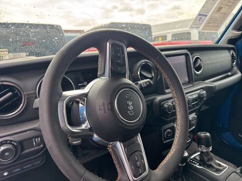 Used 2023 Jeep Wrangler Unlimited Sahara AWD/4WD image 9