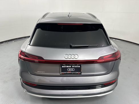 Used 2019 Audi e-tron Prestige w/ Prestige Package AWD/4WD image 6