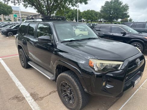 Used 2014 Toyota 4Runner SR5 RWD image 2