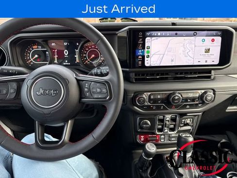 Used 2024 Jeep Wrangler Unlimited Rubicon w/ Convenience Group image 25