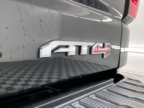 Used 2024 GMC Sierra 1500 AT4 w/ Technology Package image 8