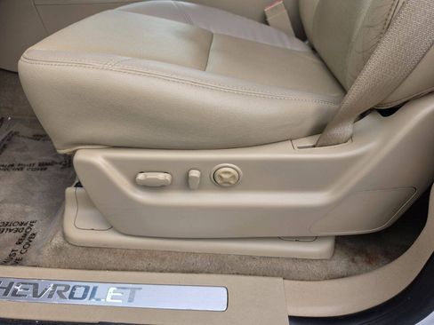 Used 2011 Chevrolet Avalanche LTZ AWD/4WD image 28