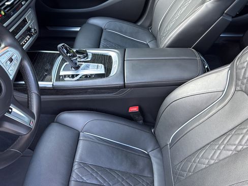 Used 2022 BMW 740i xDrive w/ M Sport Package AWD/4WD image 17
