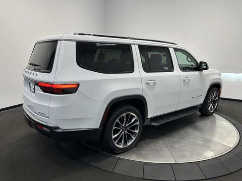 Used 2022 Jeep Wagoneer Series II w/ Premium Group I AWD/4WD image 7