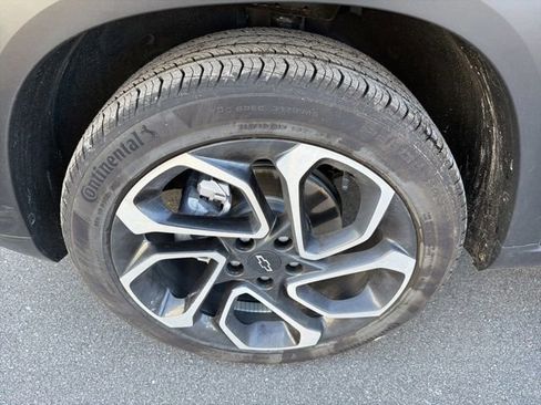 Used 2025 Chevrolet Trax RS image 13