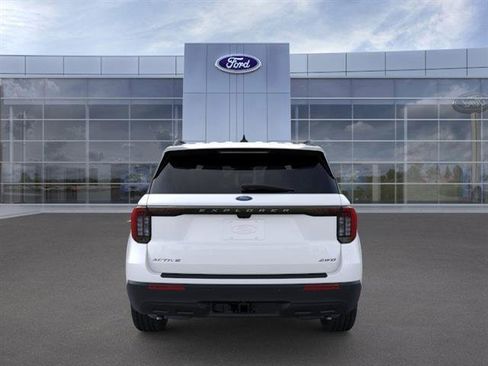 New 2025 Ford Explorer Active image 5