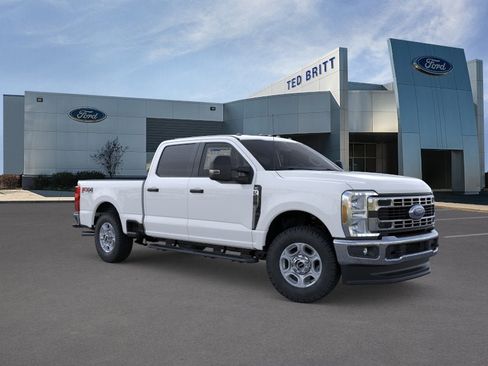 New 2026 Ford F250 XLT w/ FX4 Off-Road Package AWD/4WD image 1