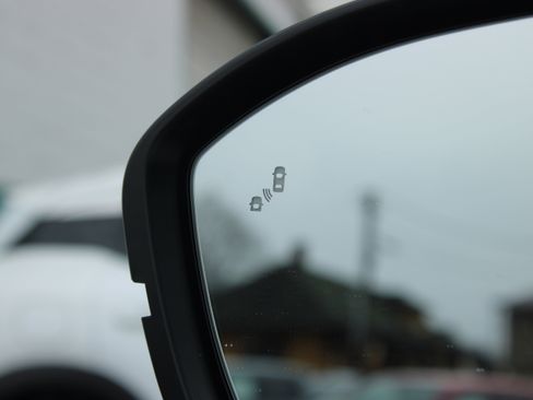 Certified 2023 Nissan Pathfinder SL image 32