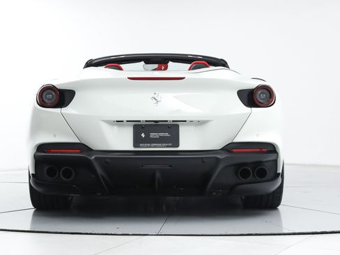 Certified 2022 Ferrari Portofino M RWD image 9
