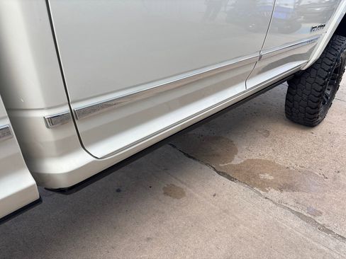 Used 2024 RAM 2500 Limited image 11