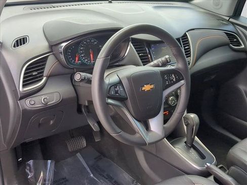 Used 2022 Chevrolet Trax LT w/ Sport Edition FWD image 10